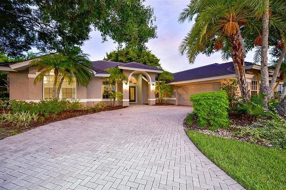 1st image of 8446 Cypress Hollow Dr