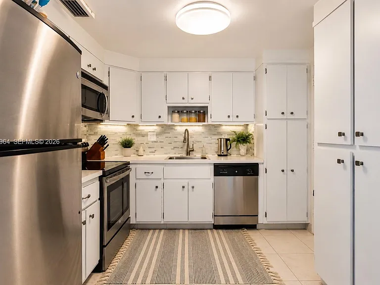 300 Bayview Dr #807 — Photo 21