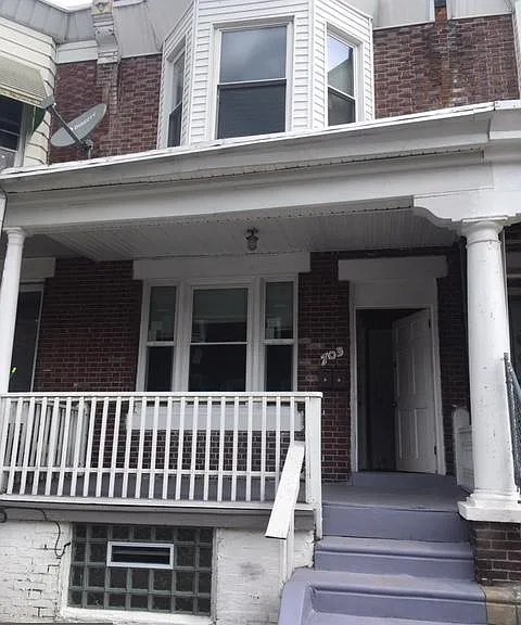 703 W Annsbury St #2 — Photo 2
