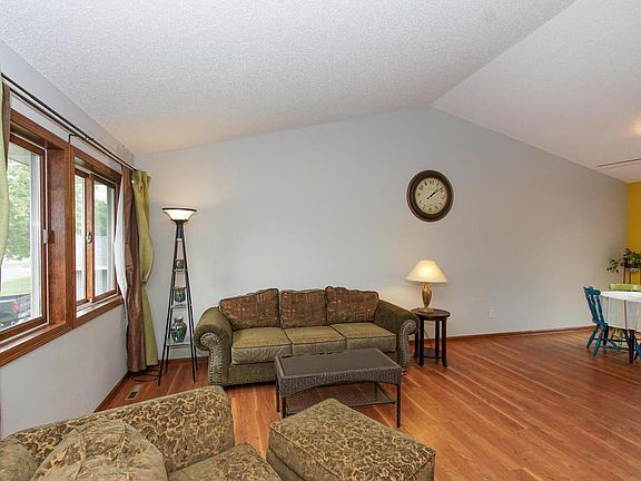 4th image of 1155 16th Ave