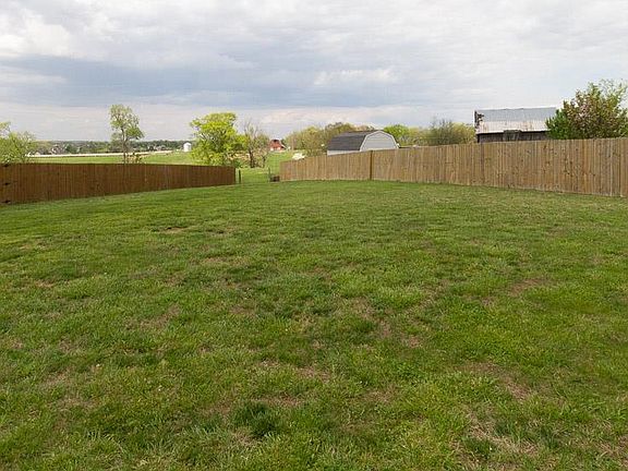 4th image of 1141 Castlewood Dr