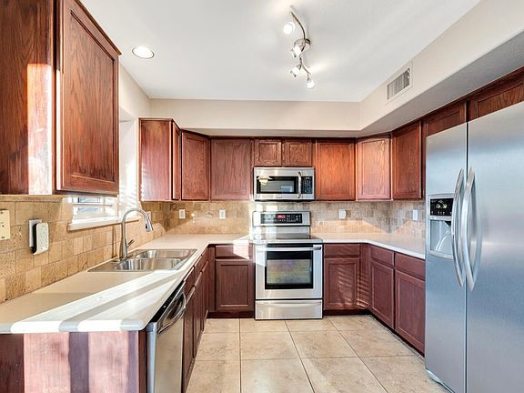 3rd image of 3913 E Monona Dr