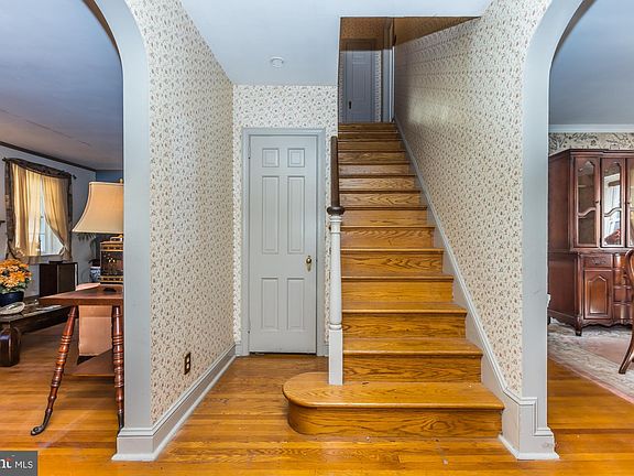 3rd image of 913 Collenbrook Ave