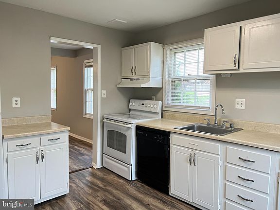 4th image of 16649 Geddy Ct #A