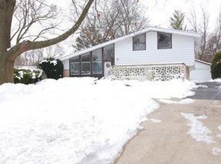 2741 Virginia Ln, Glenview, IL