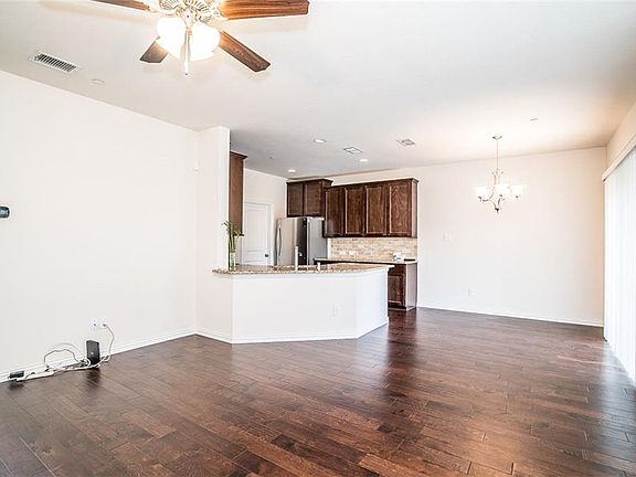 5th image of 4771 Bridgewater St