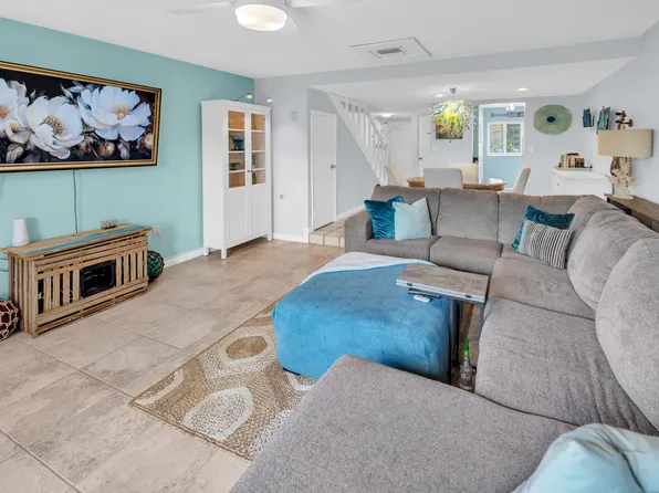 40 High Point Rd #402, Tavernier, FL 33070