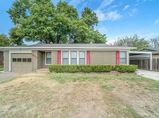 1004 Marengo St, Cleburne, TX 76033