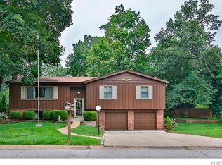 1 Gramercy Pl, Saint Louis, MO 63122