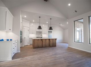 3208 Mangrove Rd, Edmond, OK 73034