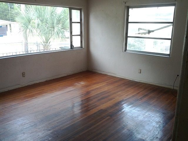 1st image of 434 N Lincoln St