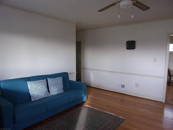 4th image of 5812 Powell Ave