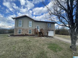 107 Twin Lakes Rd, Trussville, AL 35173