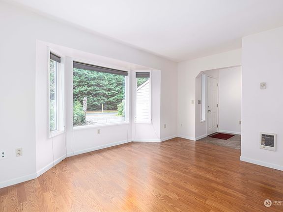 3rd image of 11905 242nd Avenue E