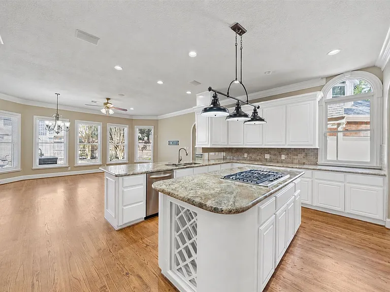 13714 Gainesway Dr — Photo 13