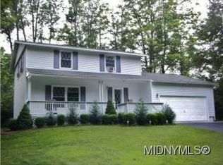 16 Canterbury Dr, Clinton, NY 13323