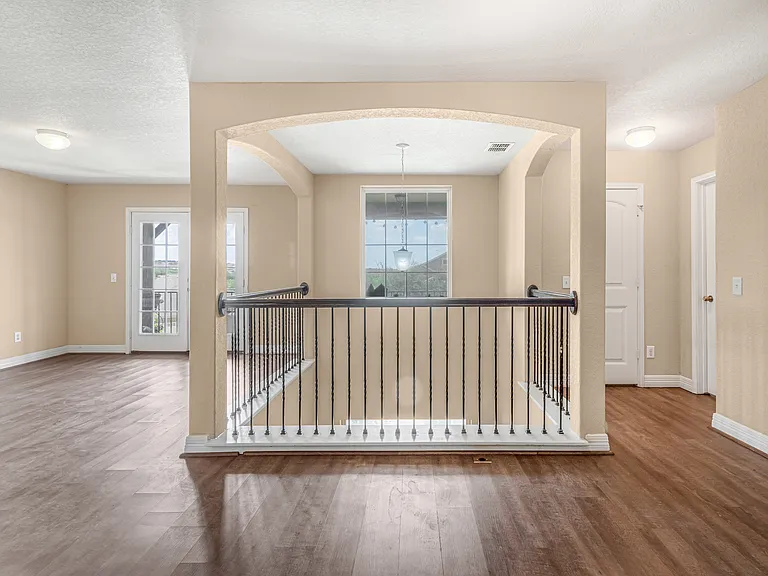 5488 Devonwood St — Photo 34