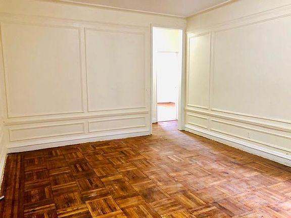 2nd image of 1934 University Ave APT 5