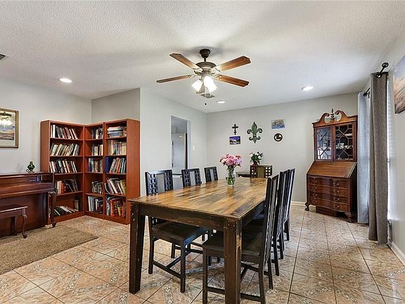 4th image of 7201 Benson Ct