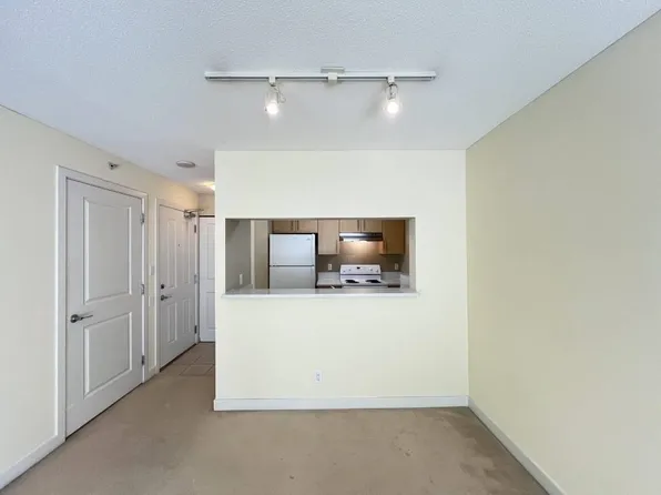 3660 Vanness Ave #201, Vancouver, BC V5R 6H8