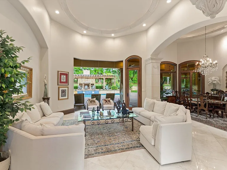 3705 Champions Ridge Ln — Photo 6
