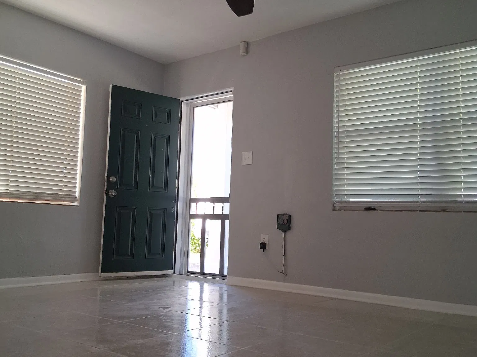 2 bed, 978 sqft, $2,500 — Photo 3