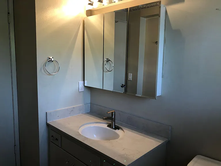 21960 Oaknoll Ct — Photo 20