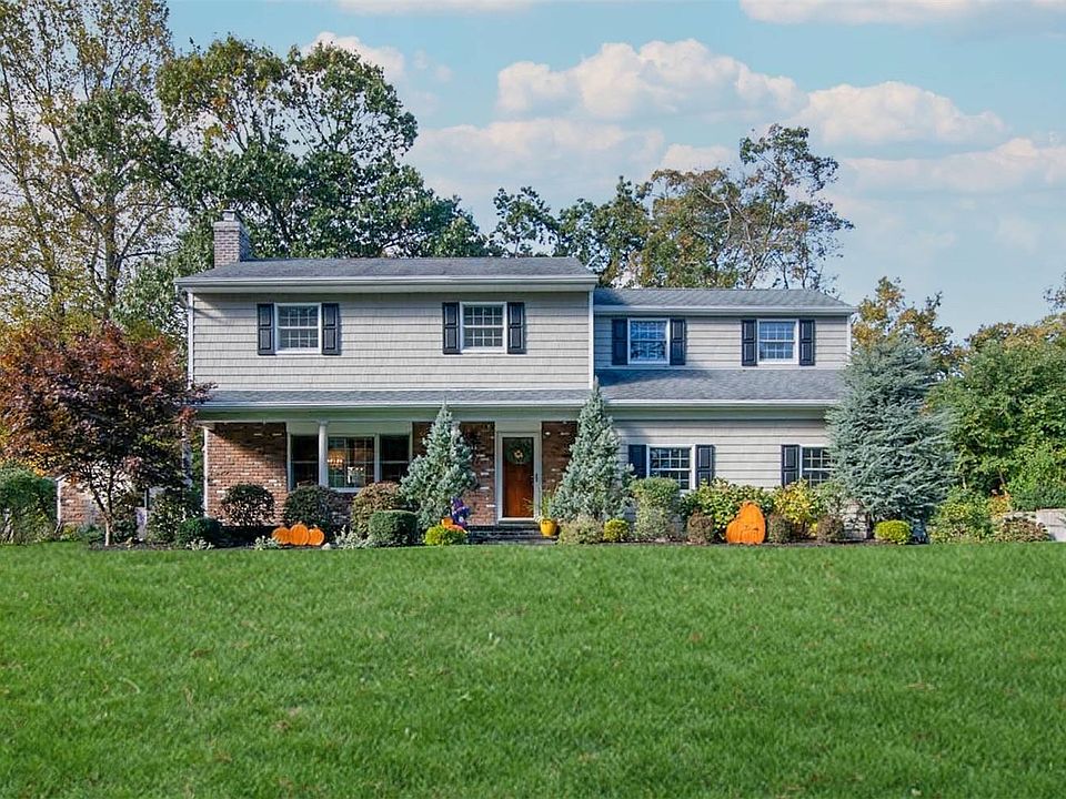 1st image of 14 Yorkshire Ave