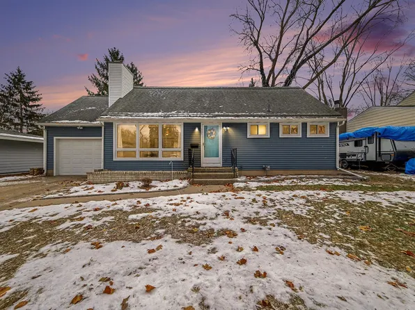 305 Sandy Ridge Ct, Midland, MI 48640