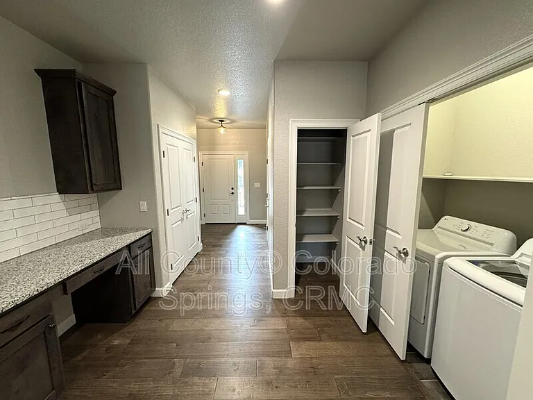 519 Brecken Ct — Photo 14