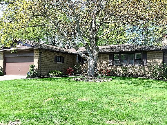 2nd image of 1642 Windsor Dr