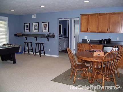 4th image of 7885 Meadows Ct