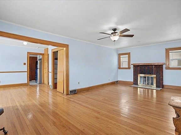 4th image of 111 34th St NE