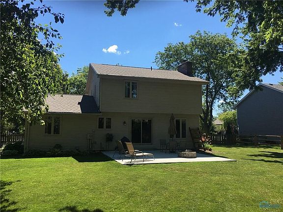 2nd image of 891 Bridgeton Ln