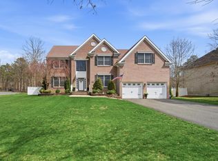 12 Hartford Dr, Egg Harbor Township, NJ 08234