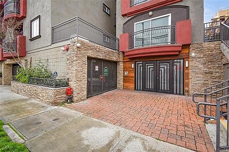 1st image of 11124 Burbank Blvd APT 310