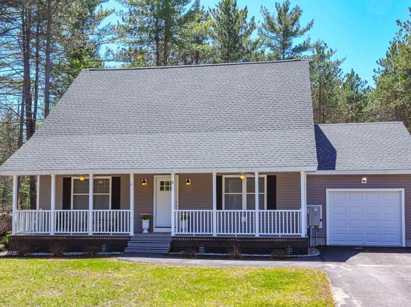 6 Christopher Street, Fryeburg, ME 04037