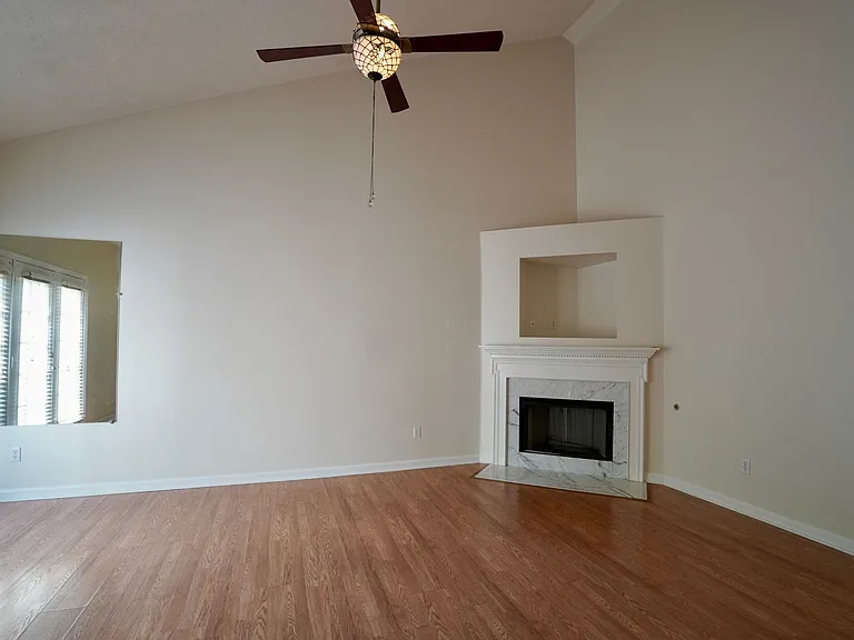 131 Lake Chateau Dr — Photo 7