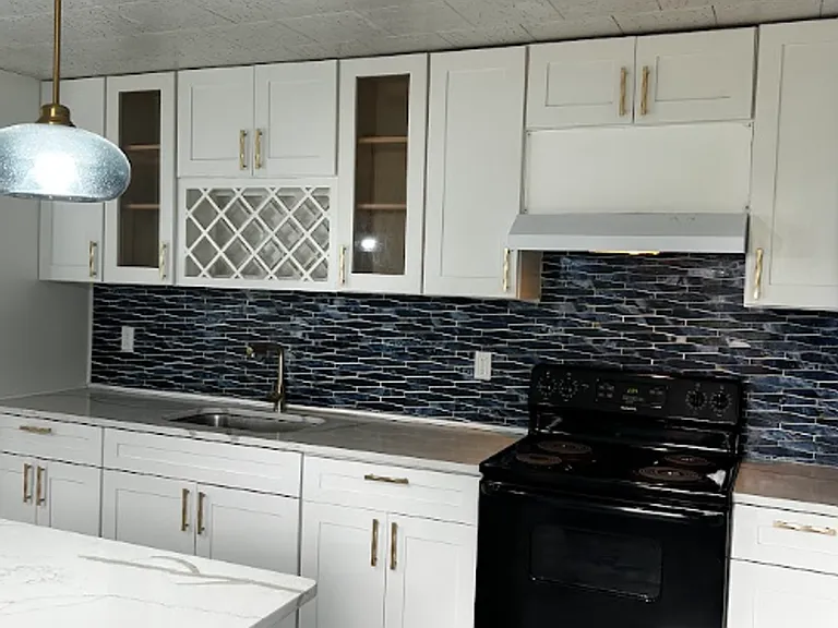 1638 Sanderson Ave — Photo 45