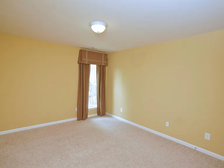 2105 Corwith Dr — Photo 30