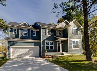 1521 Keithson Dr, Arden Hills, MN 55112