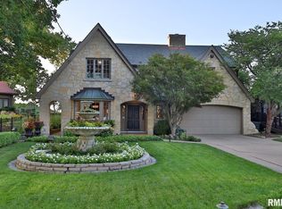 4970 N Grandview Dr, Peoria Heights, IL 61616