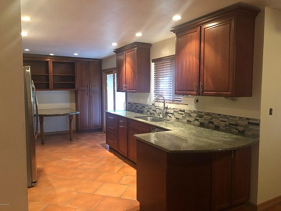 2nd image of 3935 N Tres Lomas Dr