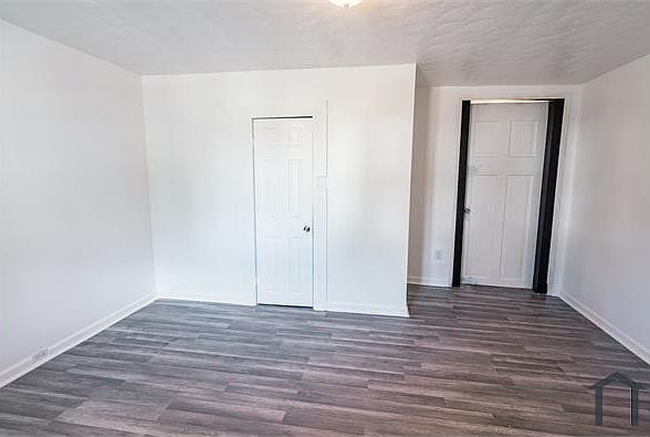 1st image of 527 N 20th St