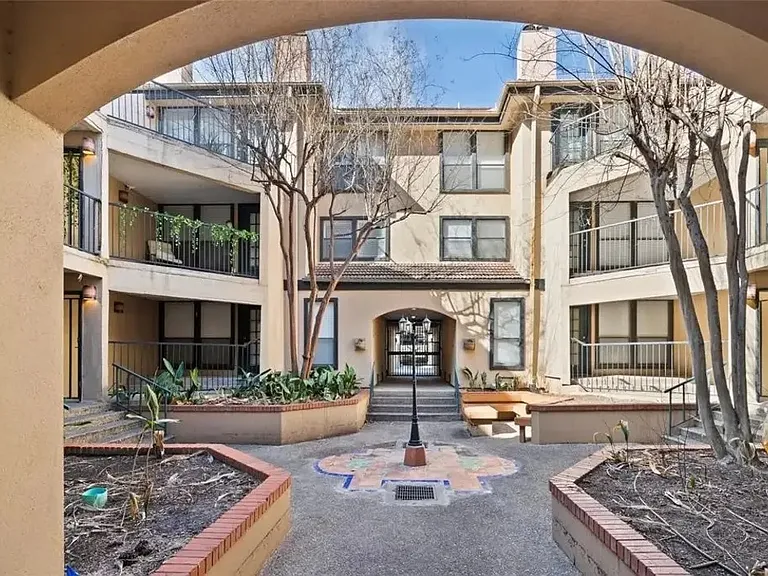2110 Rio Grande St — Photo 13