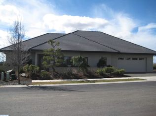 1895 SW Barclay Ridge Dr, Pullman, WA 99163