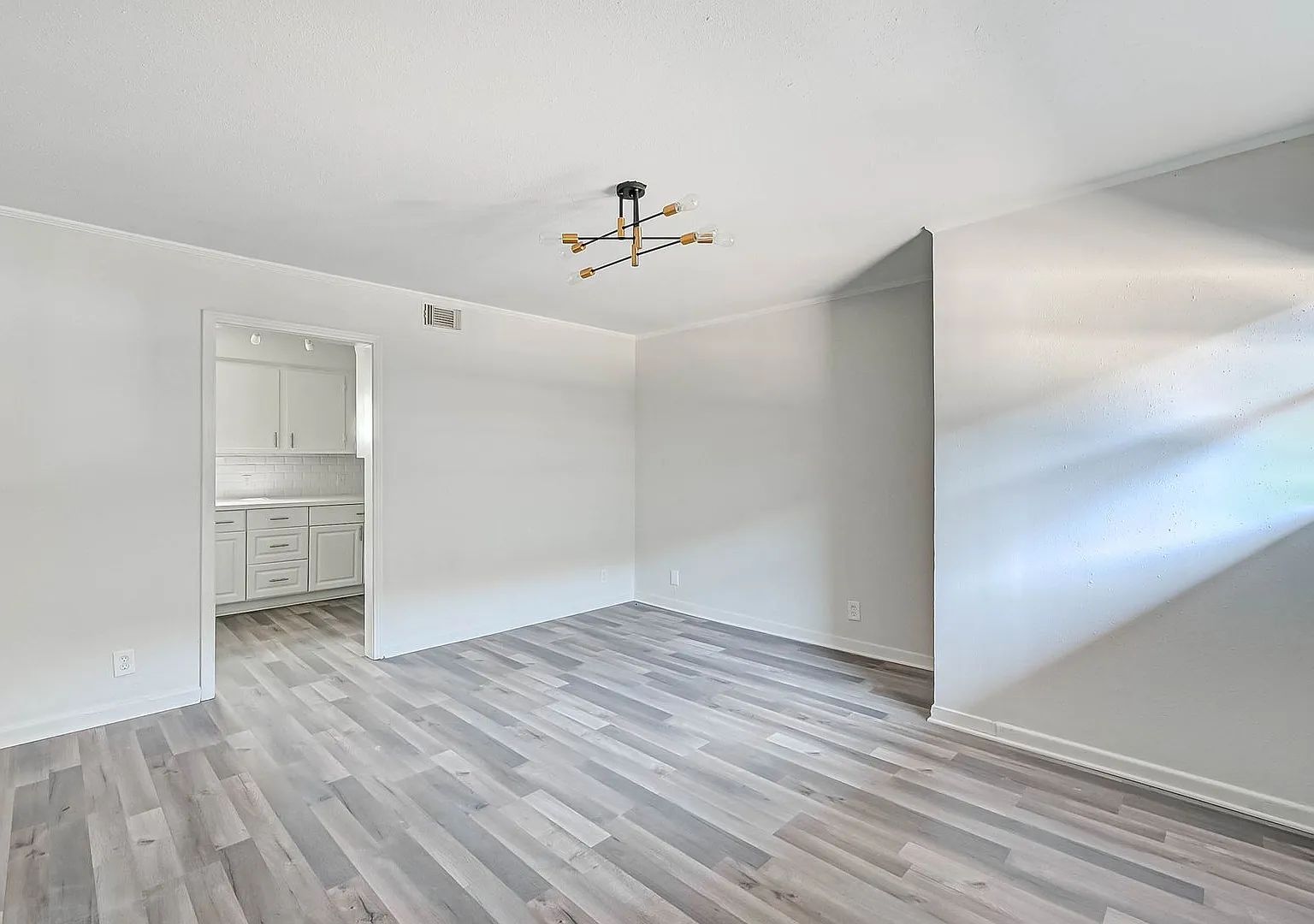 2420 McDuffie — Photo 4