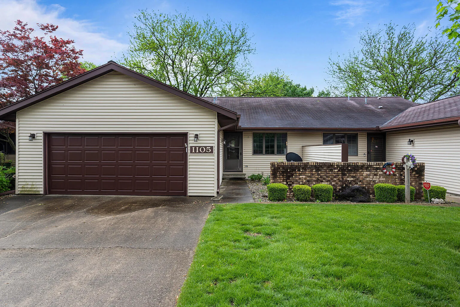 1105 Brad Dr photo 1