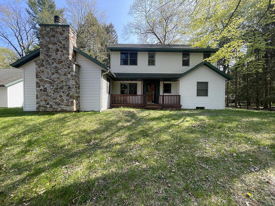 1st image of 729 Capitol DRIVE