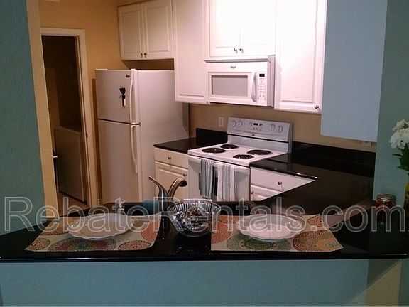 3rd image of 8539 Gate Pkwy #1422